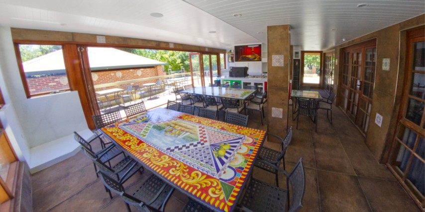 Azzurri Bar Kelmscott