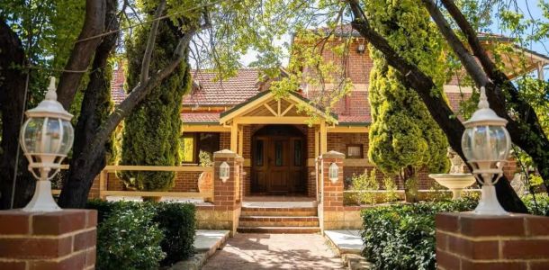 kelmscott front